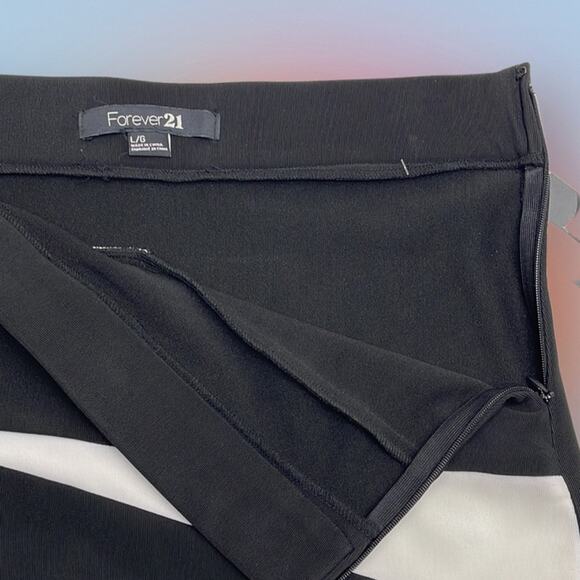 FOREVER 21 Women’s Large (juniors) Black White Stretchy Skirt - Picture 3 of 3